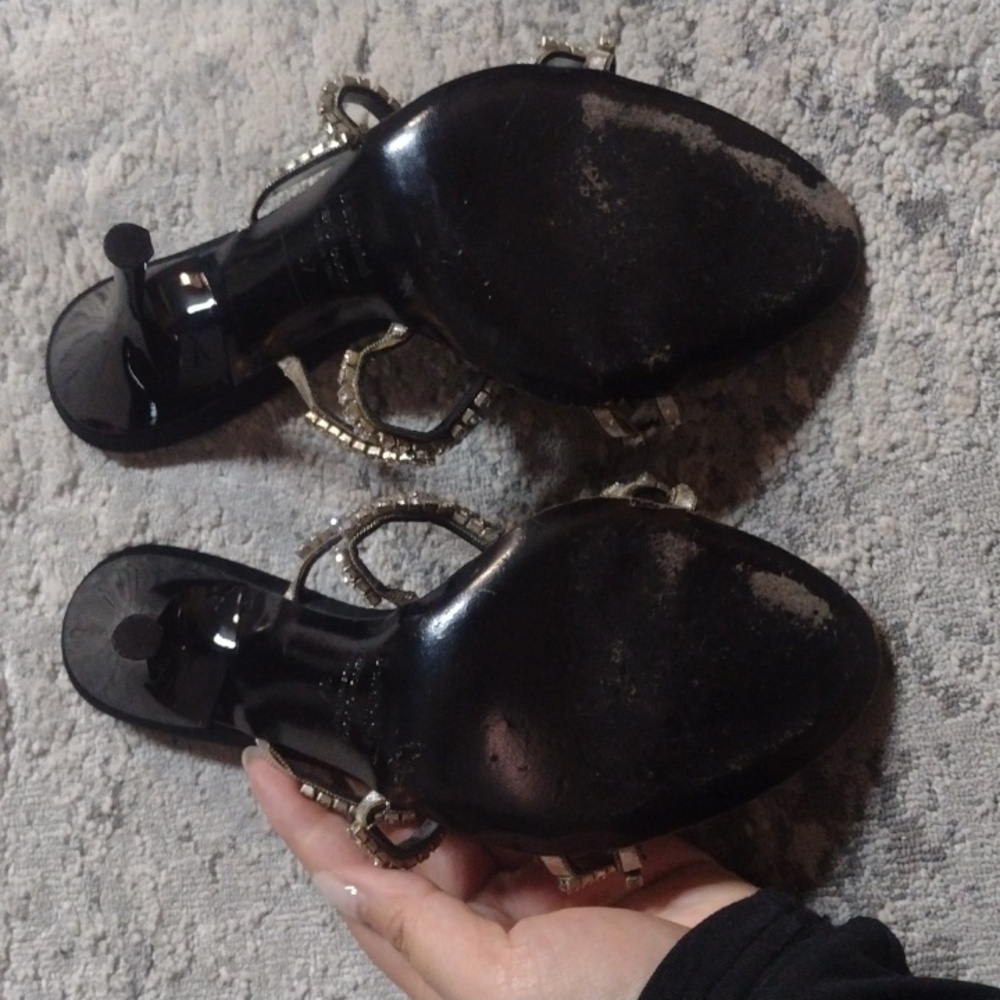 Heels Shoes - Picture 3 of 5